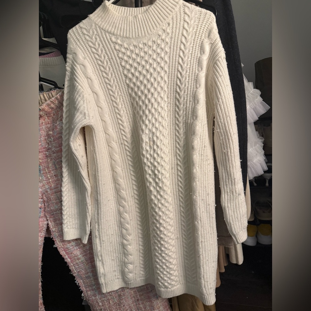 Banana Republic Cream Cable Knit Turtleneck Sweater